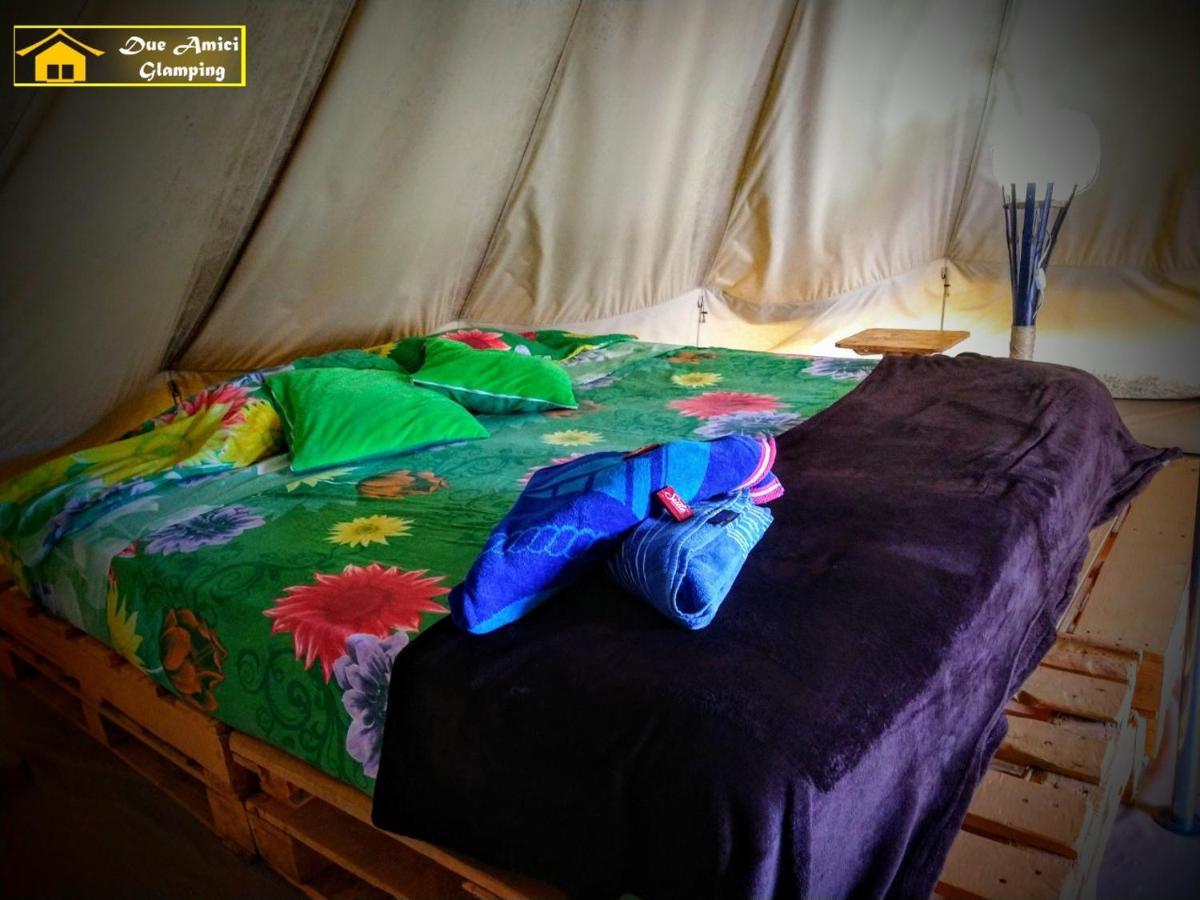 Glamping Due Amici Hotel Паломино Екстериор снимка