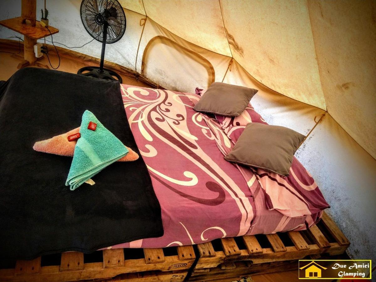 Glamping Due Amici Hotel Паломино Екстериор снимка